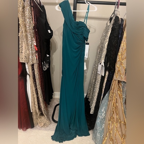 Mac Duggal 26517 NWT FOLDOVER OFF-THE-SHOULDER SLIT GOWN - Picture 5 of 11